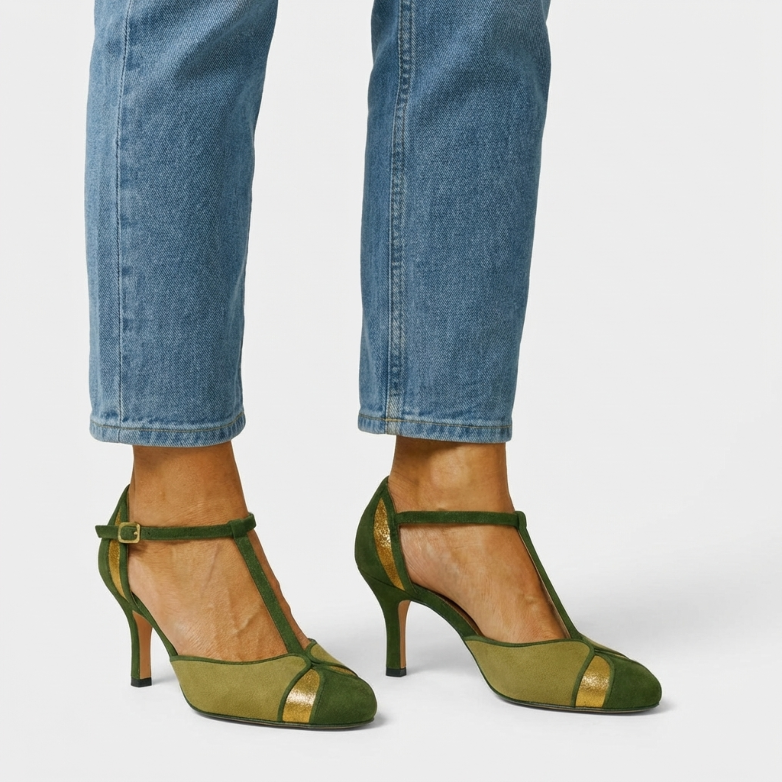 Sandalias Verde Vintage con Toque de Elegancia