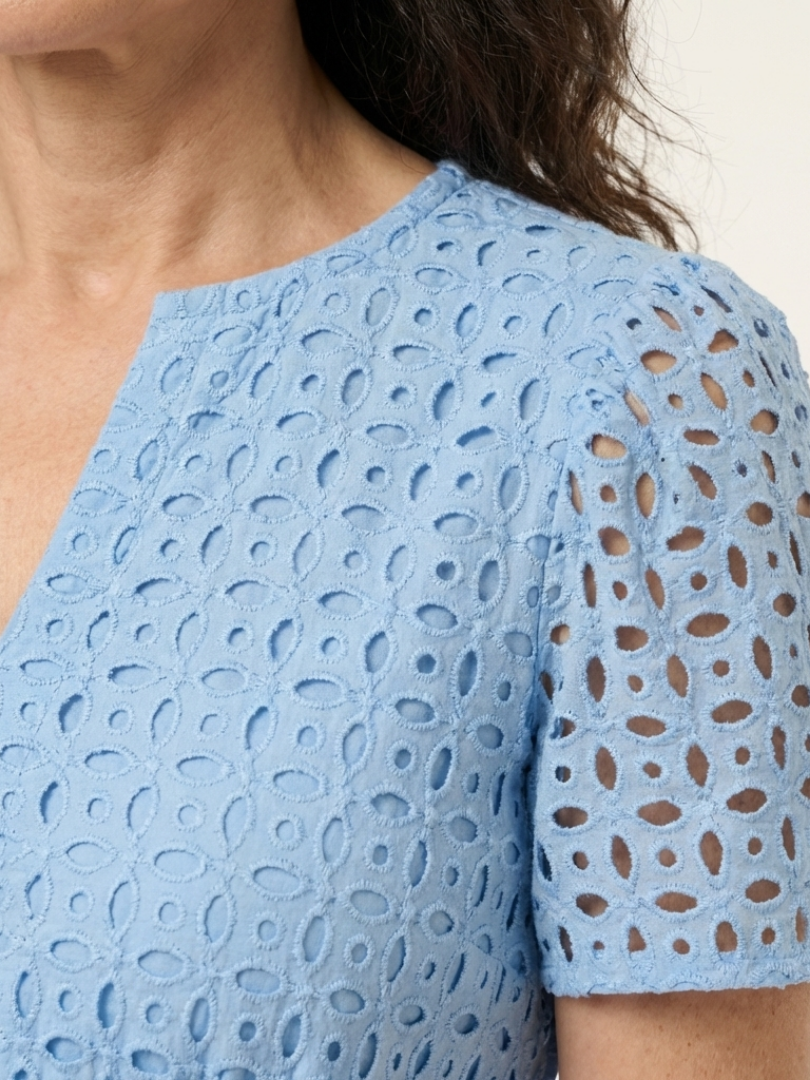 Brielle | Vestido midi de tirantes cortos con escote en forma de V