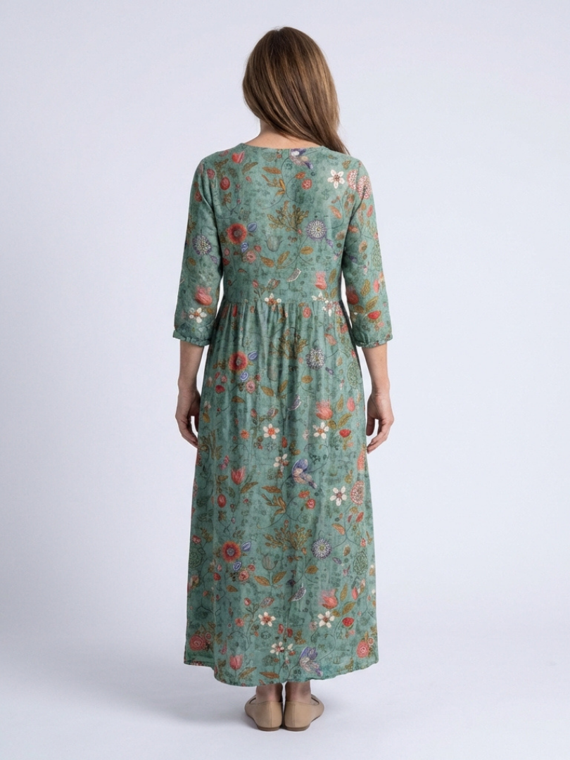Marina | Vestido Maxi Floral con Escote en V y Manga Tres Cuartos" can be rewritten as:

"Marina | Vestido Maxi Floral con Escote en V y Mangas Tres Cuartos