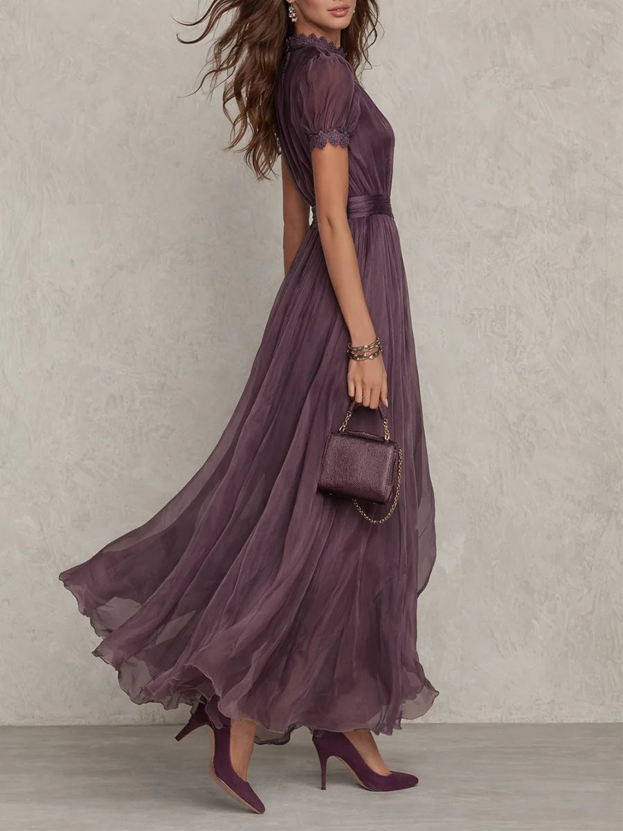 Flavia - Vestido largo violeta con escote en gota y delicado borde de encaje de gasa