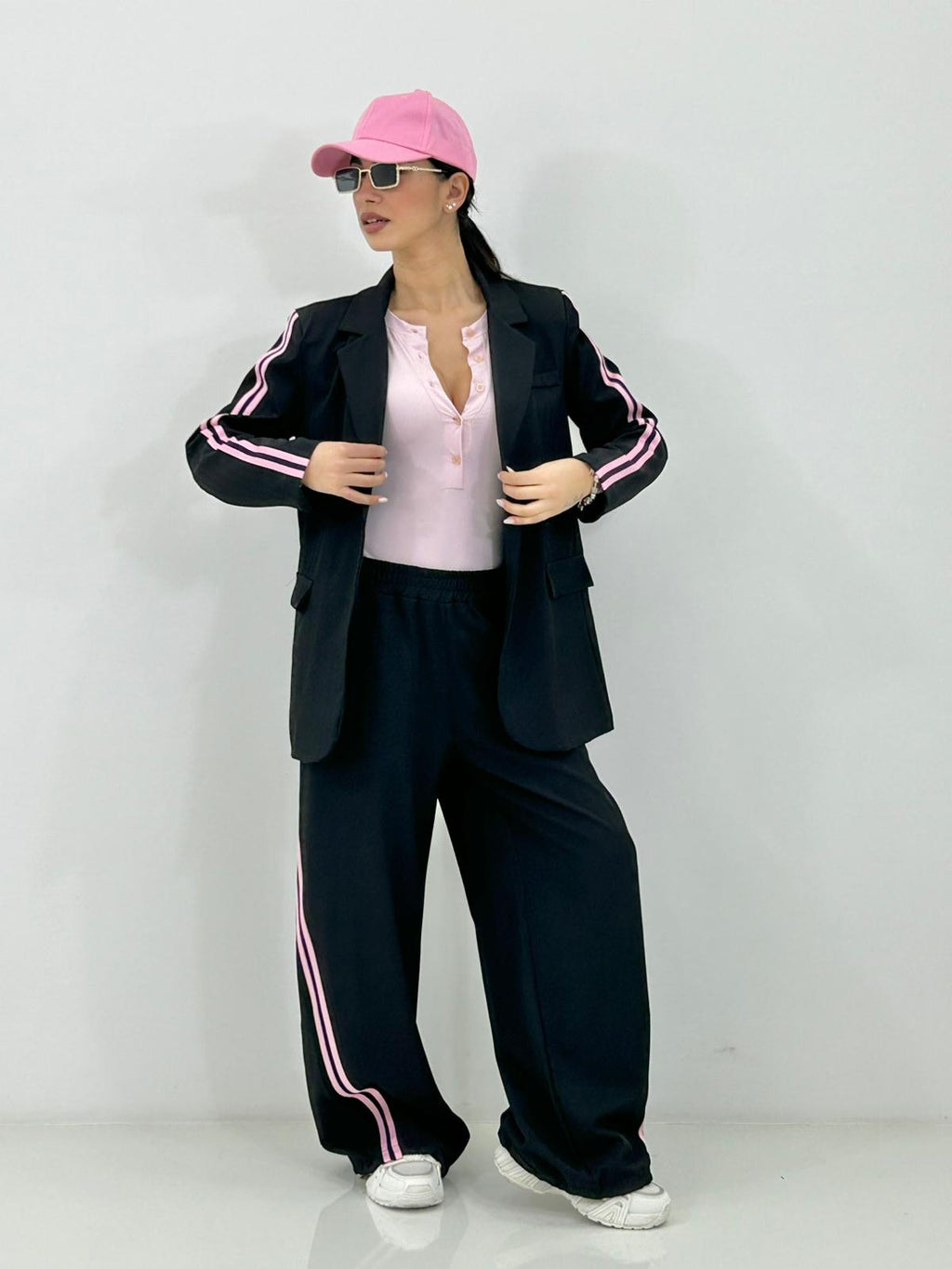 CONJUNTO DE LÍNEA CONTRASTANTE