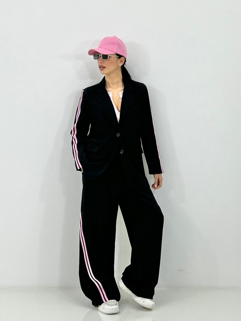 CONJUNTO DE LÍNEA CONTRASTANTE