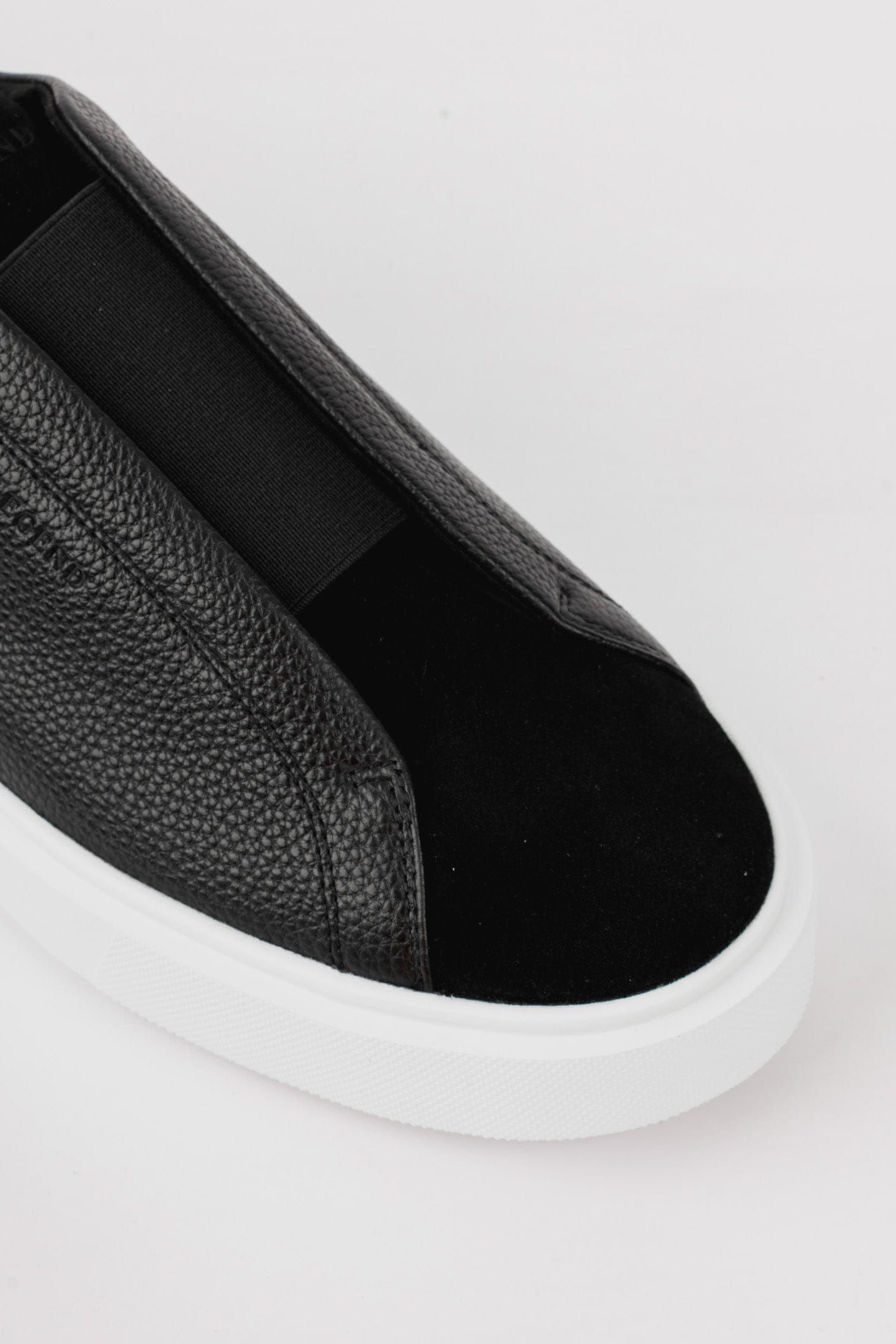 Zapatilla de Velour - Color Negro