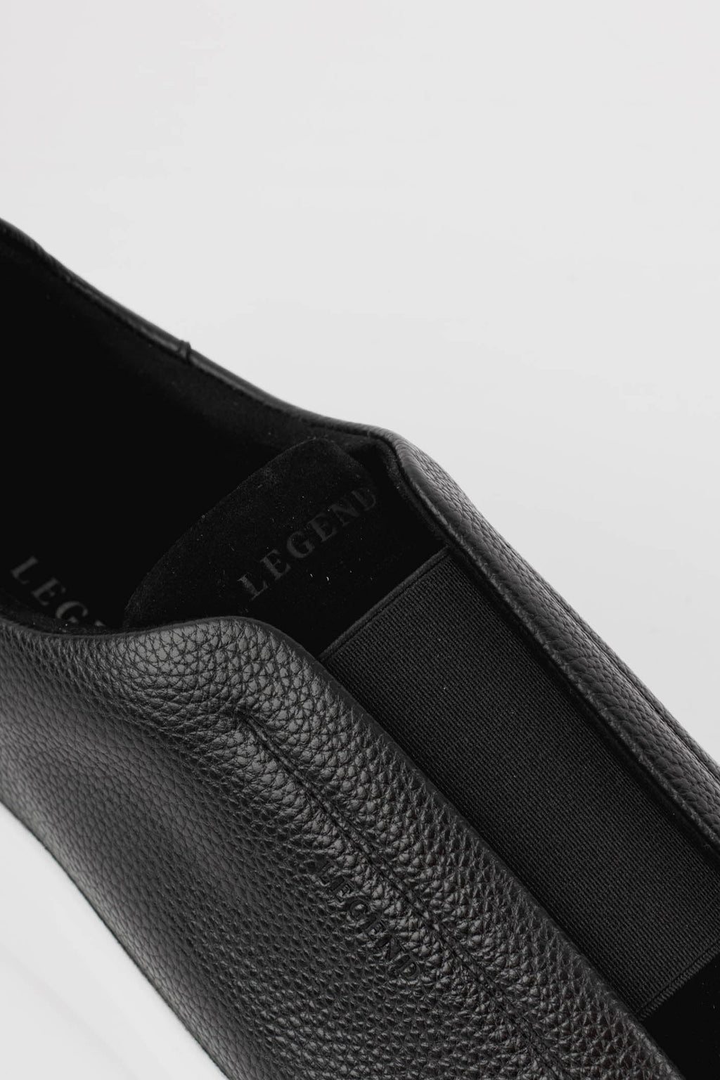 Zapatilla de Velour - Color Negro