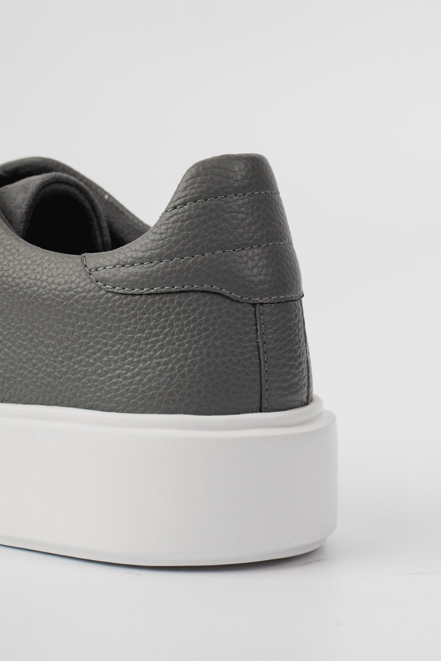 Zapatilla de Velour - Color Gris