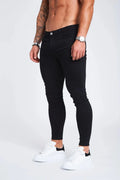 JEANS NEGROS AJUSTADOS SIN RASGOS