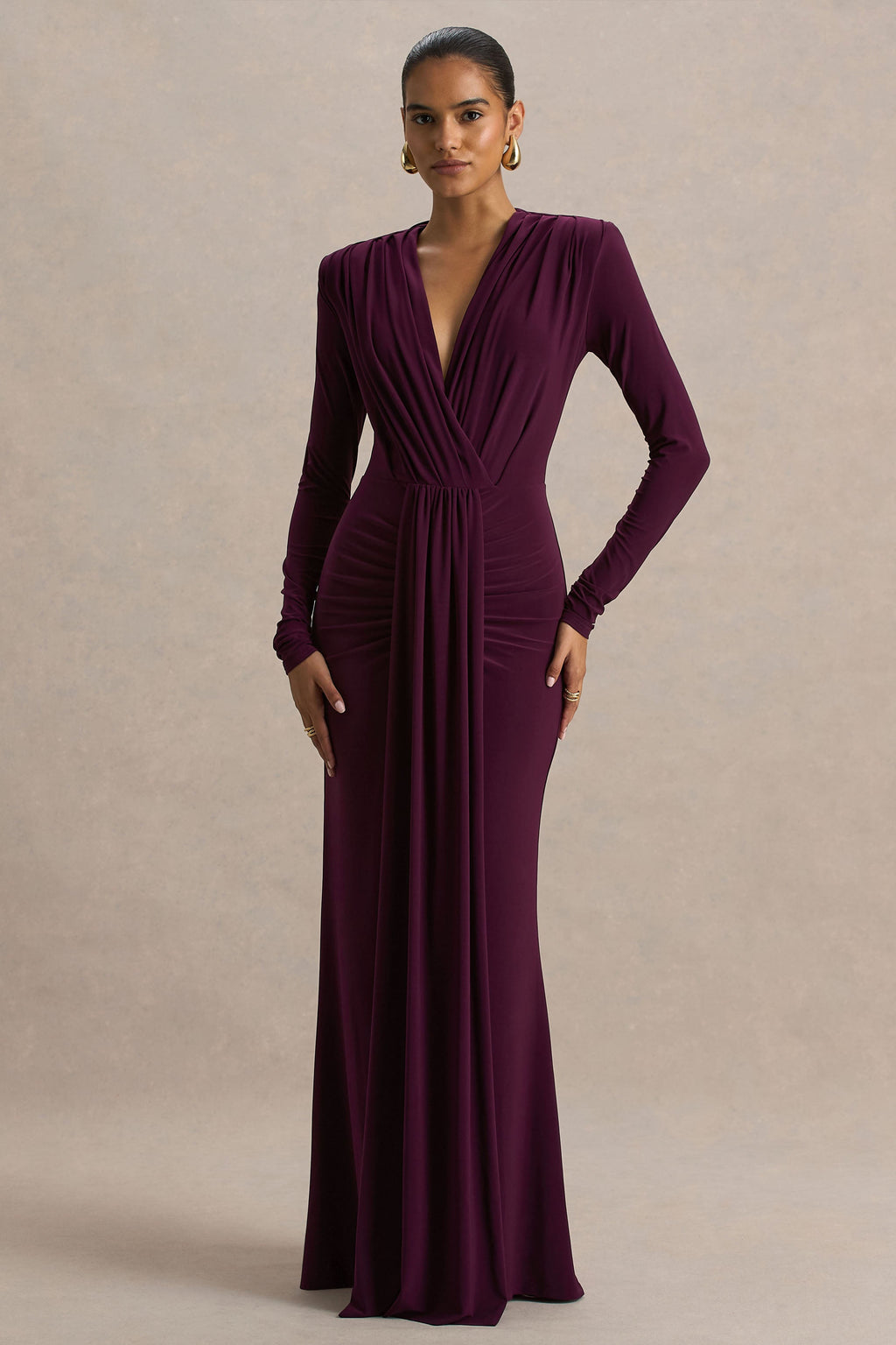 Flashy | Vestido Largo burdeos con escote pronunciado y detalles fruncidos