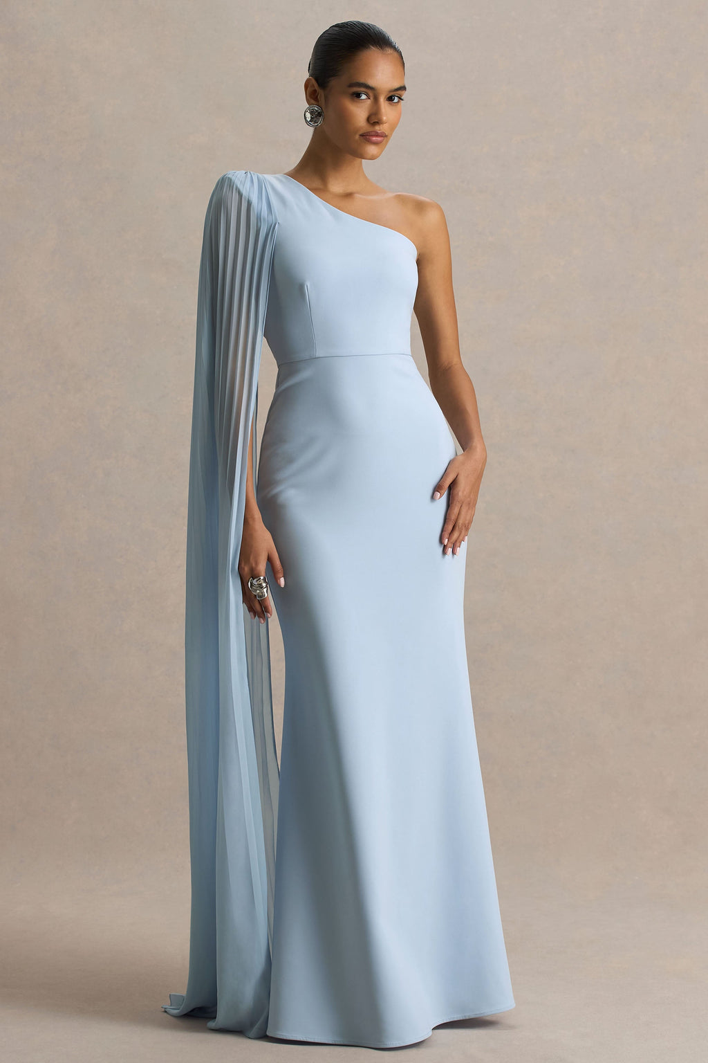 Athens | Vestido largo azul claro con una manga tipo capa